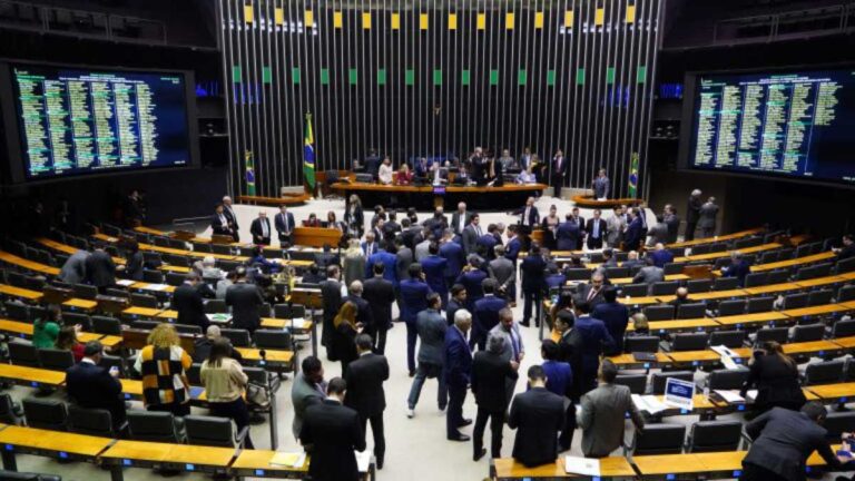 Arcabouço e paten e câmara e atualização de bens