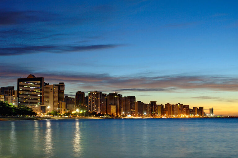 Fortaleza e fortal e mercado imobiliário e bairros