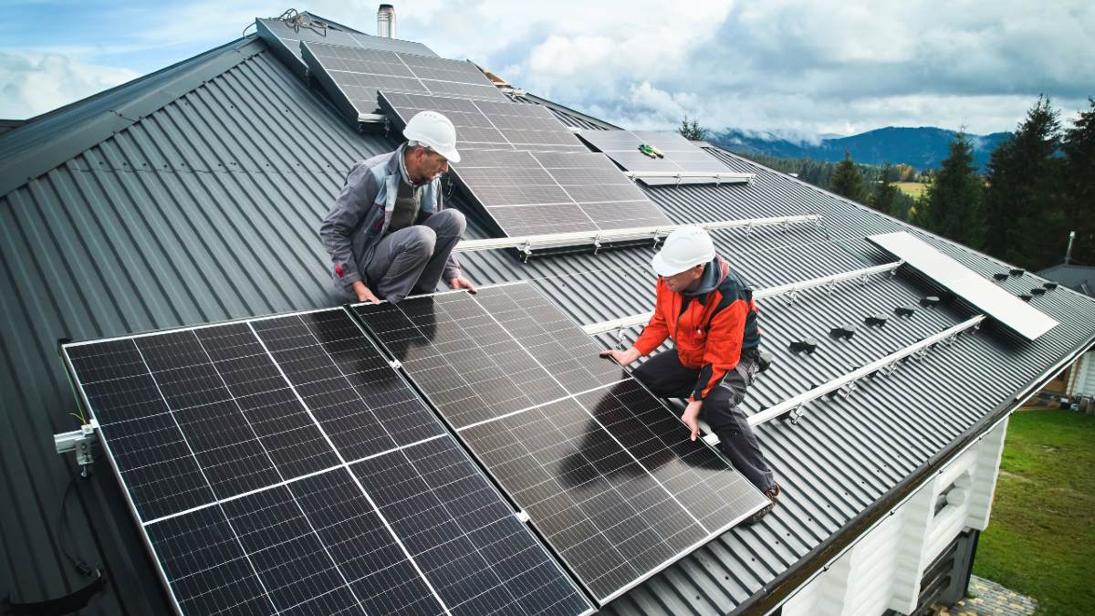 Absolar: taxação sobre painéis solares afeta 85% dos projetos em ...