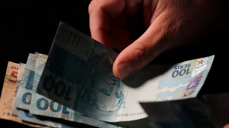orçamento e renda média e receita