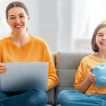 mãe ensina sobre finanças e empreeendedorismo