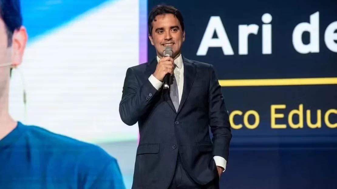 ari de sá neto e arco educação