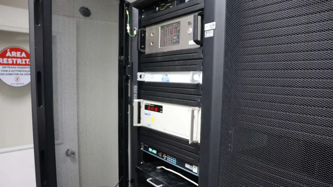 etice fortaleza relógio atomico